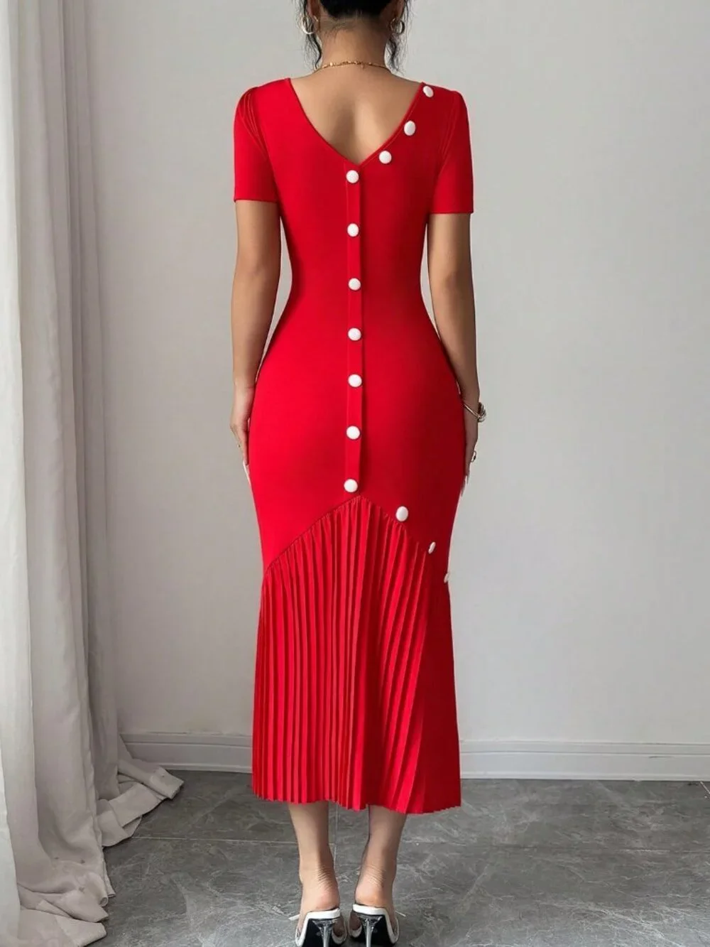 Red Elegant Women's Button-Decorated Short Sleeve Slim Fit Long Dress - Picture 2 of 4